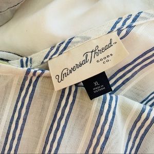 Universal Thread Tops - Universal Thread Top Universal Thread Tops - Universal Thread Top